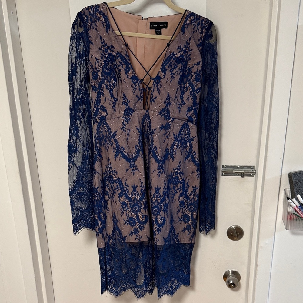 Stylestalker Blush and Navy Garment